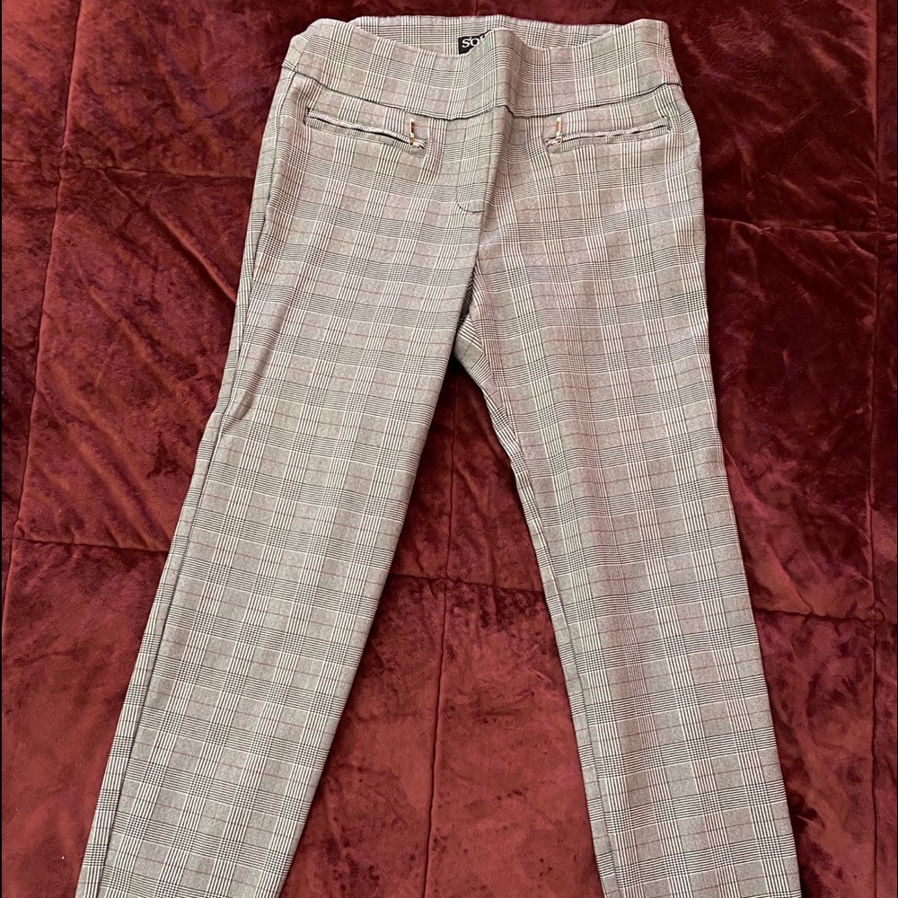 Dressing pants